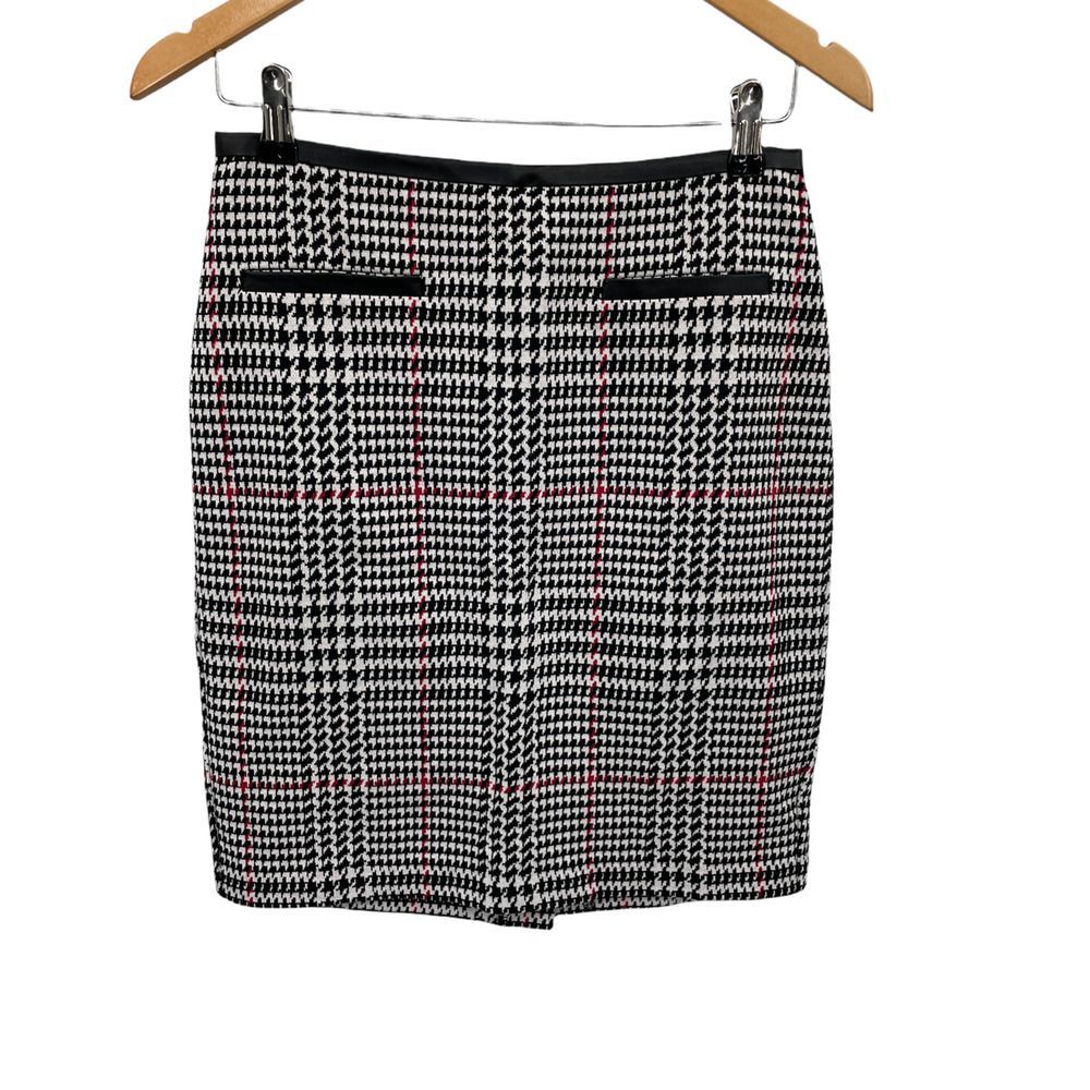 🌺🌺🌺🌺🌺🌺TALBOTS Skirt Petite Black White Herringbone Plaid Faux Leather Trim